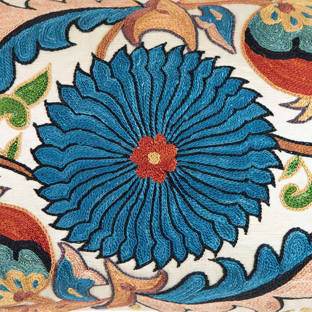 Iznik Cushion 233