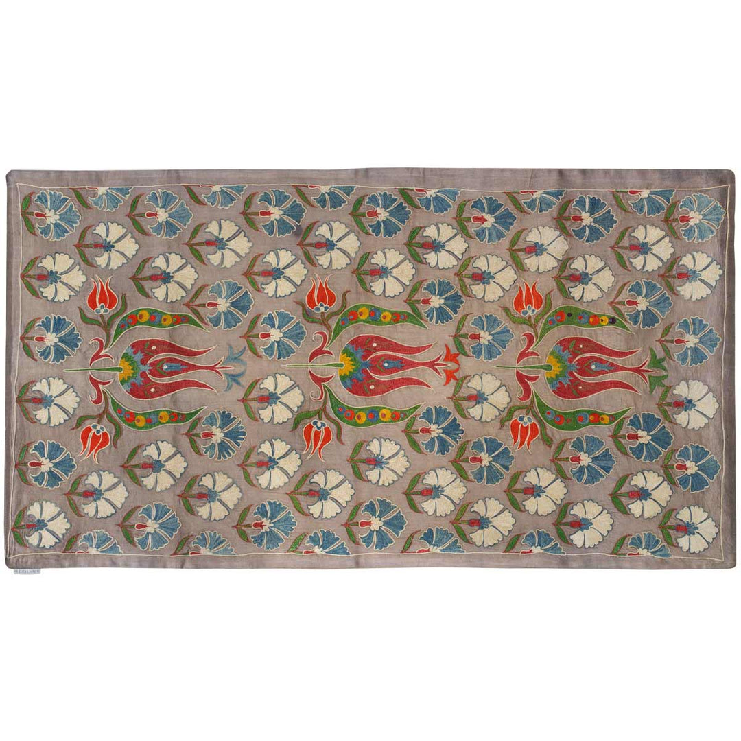 Alternative horizontal view of Mekhann's grey tulip runner, showing an alternative way to place the runner.